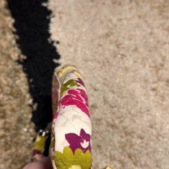 Vera Bradley Make Me Blush Zip Wristlet Quilted Wallet Designer EUC On The Go - Picture 11 of 11